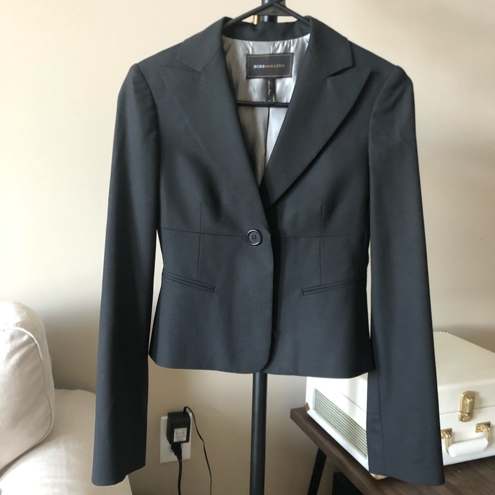 Bcbgmaxazria cropped black blazer